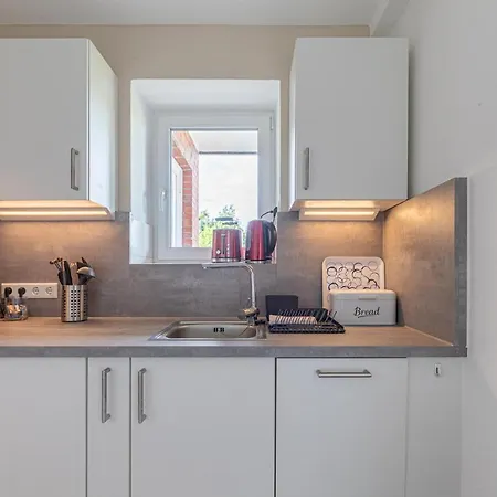Luette Eck Apartment